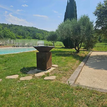 Hébergement de vacances Adhemar 20 Personnes